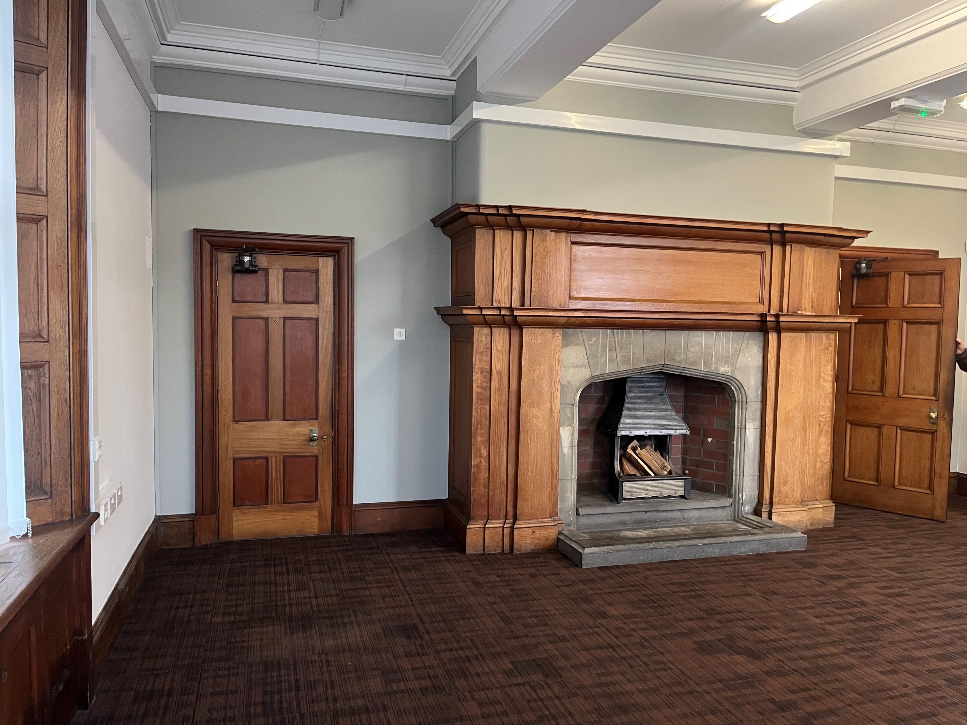 Estates Offices, Gold Tops, Newport - Image 2